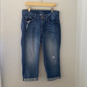 Mid rise semi ripped jeans super comfy